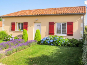 Attractive villa with swimming pool in Les Forges